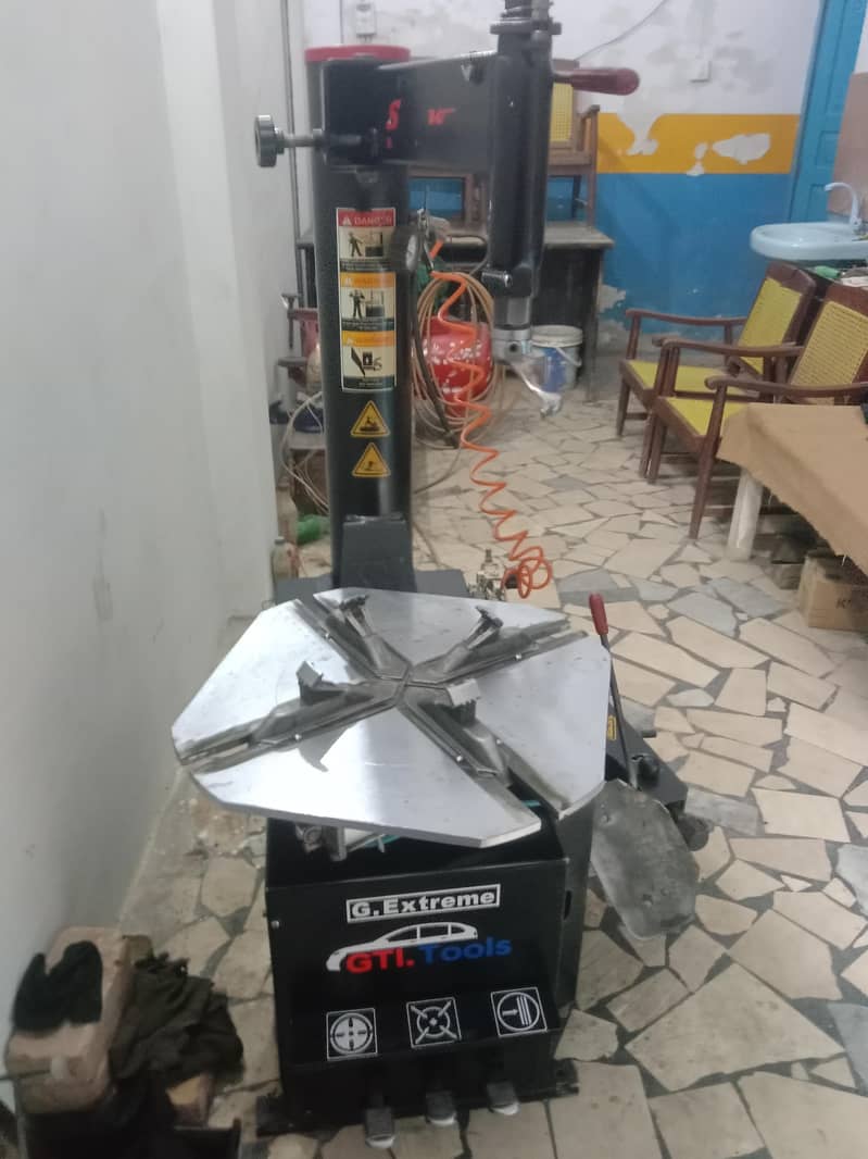 Tyre changer machine 1