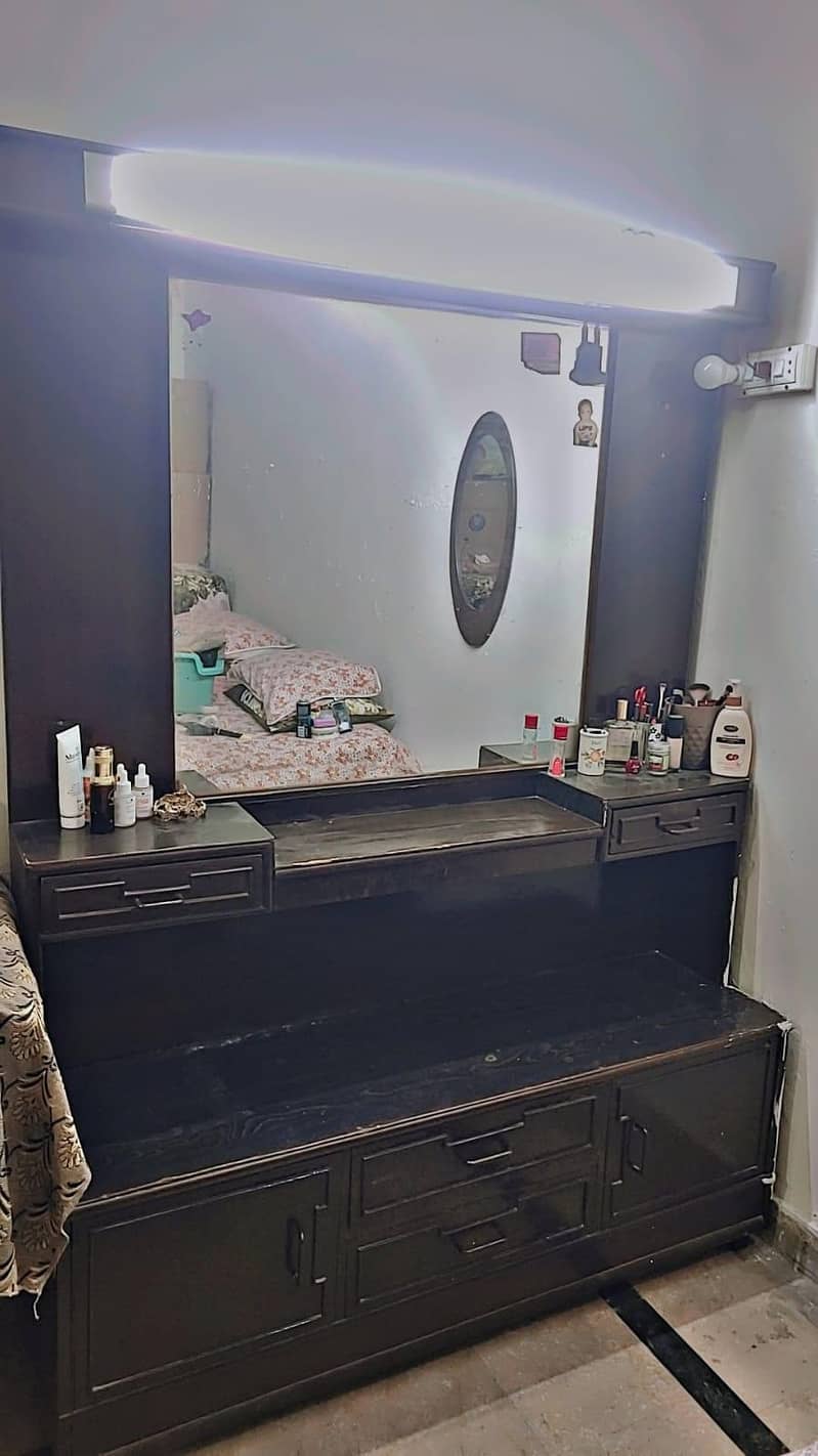 Dressing table 1