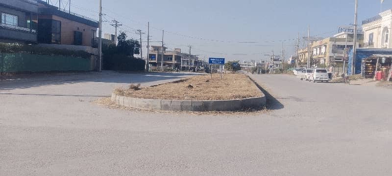 50ft Road Corner Plot 0