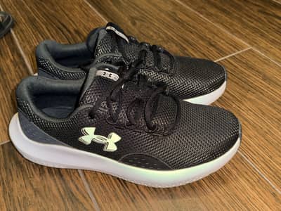 Underarmour surge 4 size 43