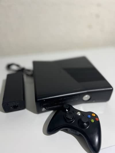 XBOX 360 SLIM 65 games installed