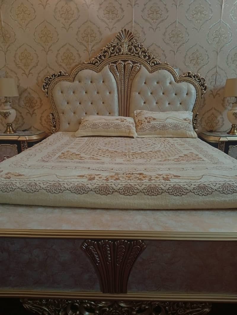 Comeplete bed set 0