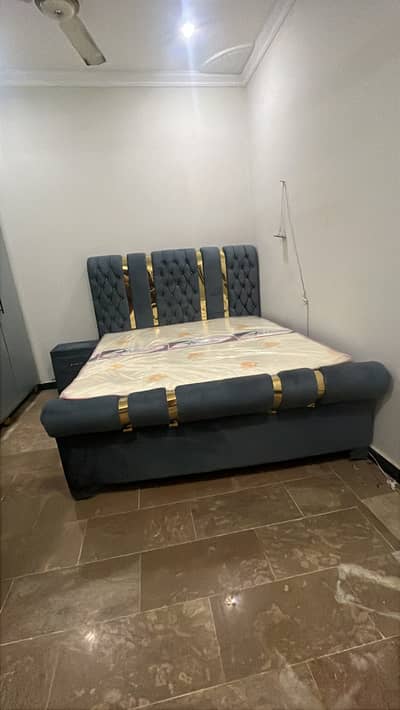 New king size bed with new mattress