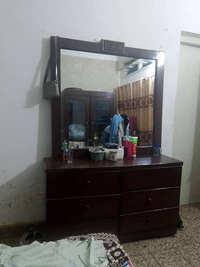 Wooden dressing and separate mirror with 6 drawers