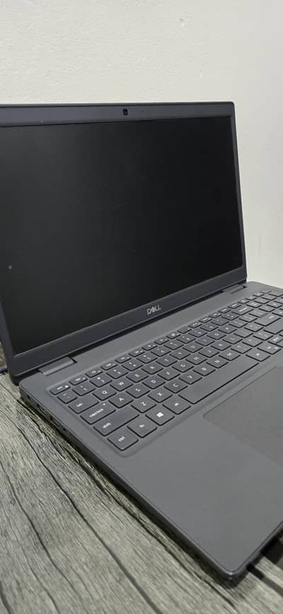 dell latitude 3510 ,  core i5 10th gen ,8gb ram ,1tb hard and 256 ssd