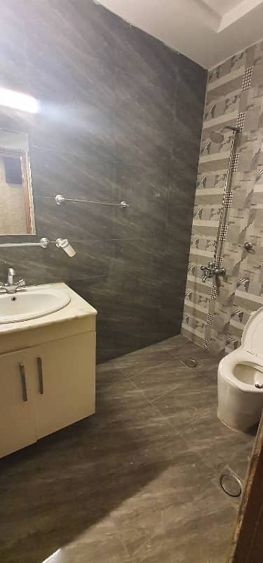 7 Marla Upper Portion With All Basic Necessities 7