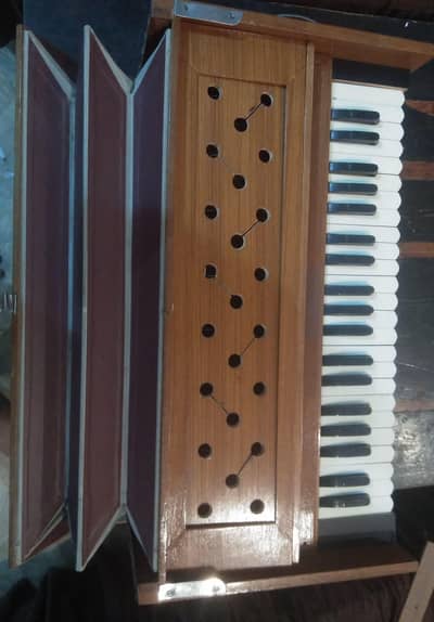 Harmonium for sale 03204047996