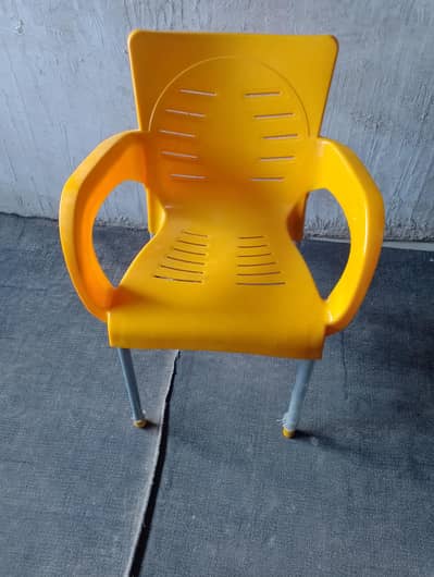 plastic  Chair  6. quentity