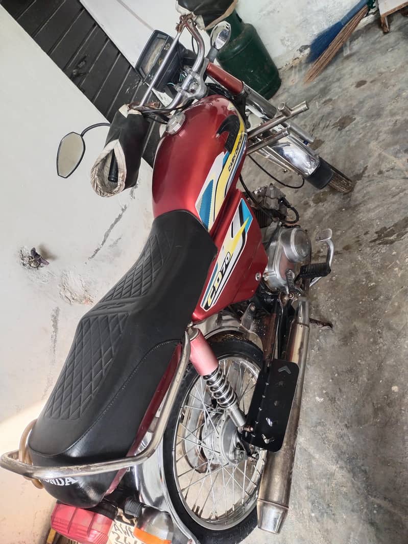 2019 ماڈل ہے سرخ کلر 0