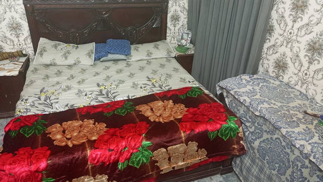 king size bed 0