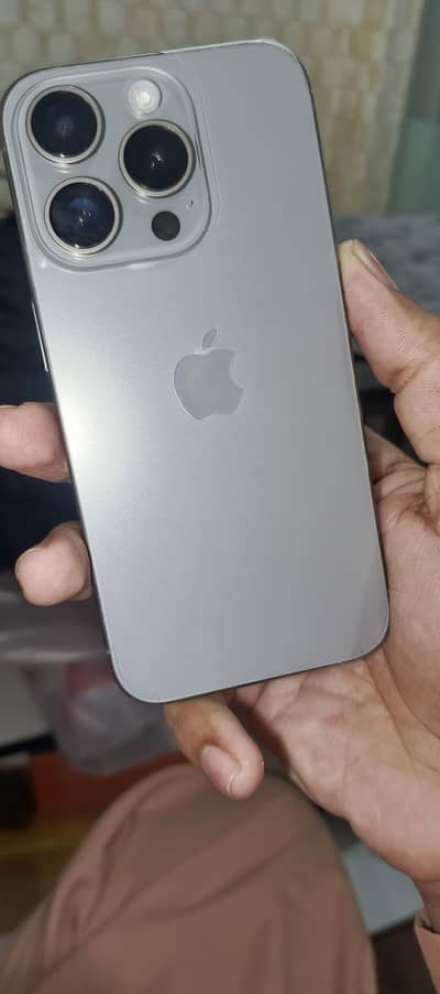 Iphone 15pro ( Factory unlocked) non pta