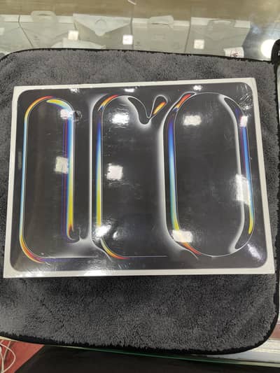 Ipad pro m5 256gb 13’inch box pack non active