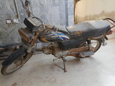 WITHOUT PAPERS bike available in very low price