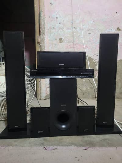 Sony 5.1 home theater system lush condition location Karachi