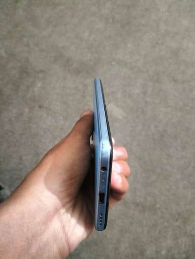 Vivo y33s 8/128gb for sale with box and. charger