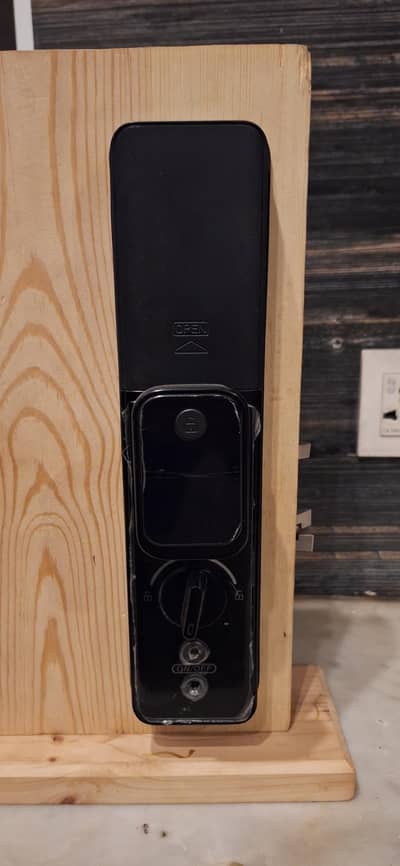 G1 pro smart Door lock - fingerprint + camera + digital security