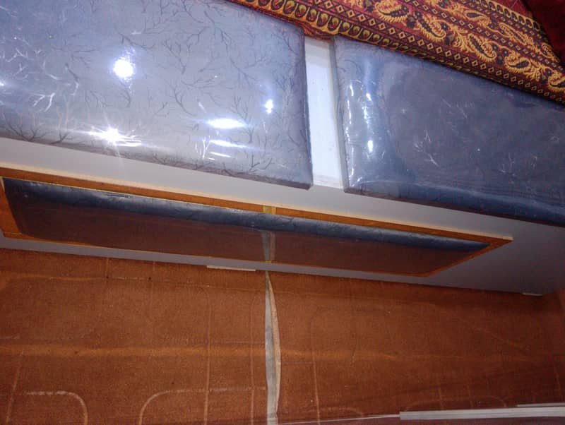 2 Devidera and 2 bed box 2