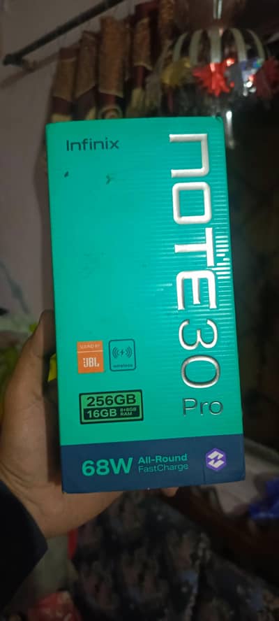 brand new 256gb+16gb 68w fast charger wireless charger with box all ok