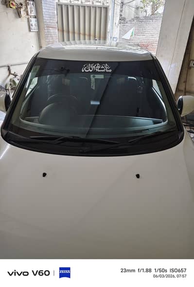 total original 2017 k December 20 ke car showroom se aye ha 2018 ka no