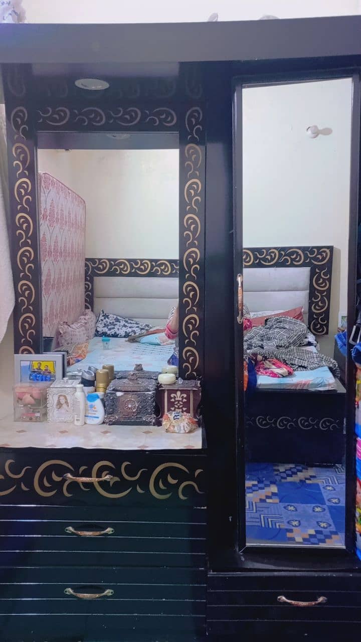 Wooden High glass king bed 3