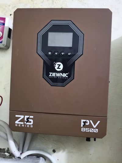 Ziewnic Hybrid Solar Inverter 6.5 KVA 48 Volts