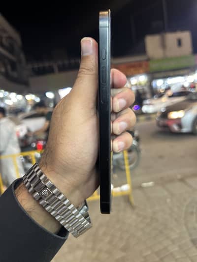 Iphone 16 pro max jv