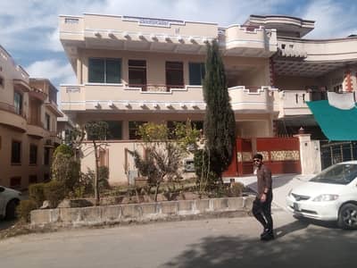 i-8 Beautiful carnar with Dubal Gate For sale.