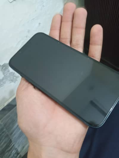 iPhone 13 for sale new condition water pack 85 battery health