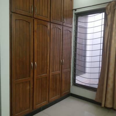 i. 8/4 Top Floor brand new 2rooms TV lounge kitchen for Rent small family and Females