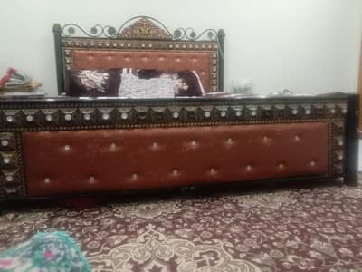 king size bed with dressing table