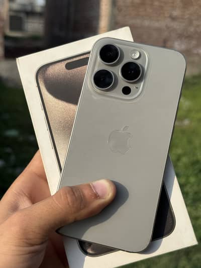 iPhone 15 Pro (256 GB)