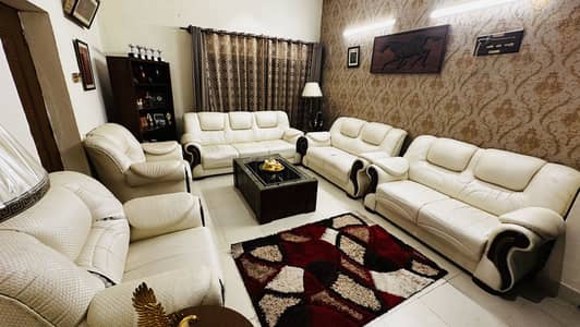 9 Seaters Sofa Set with centre table Excellent Condition