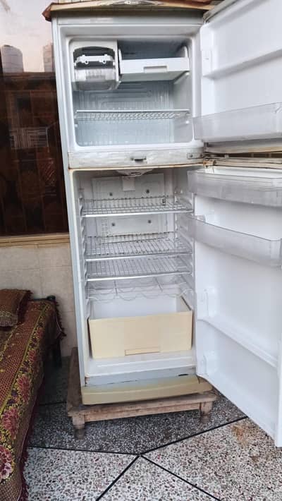 Refrigerator selling
