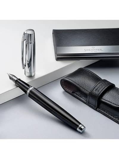 Sheaffer 300-9314 Glossy Black Fountain Pen .
