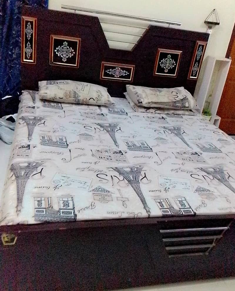 Double Size Bed 0