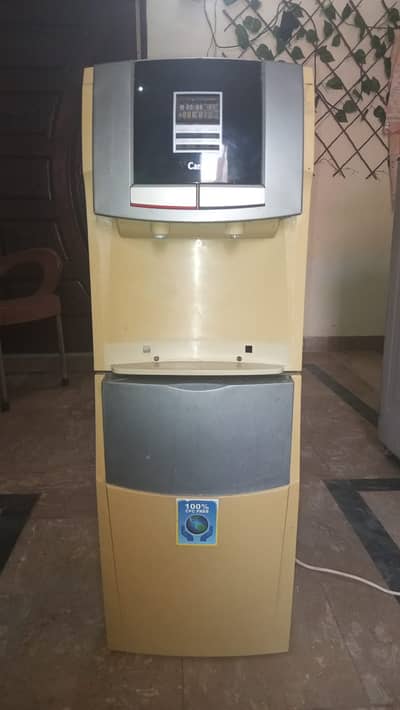 Caravell Water Dispenser with Fridge – Hot & Cold – Good Condition
