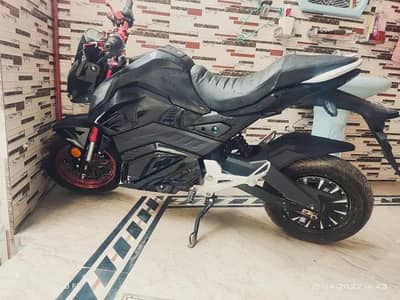 Thunder bird 2000W BLDC Hub Motor with both new tyres only