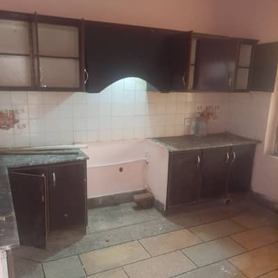 10 marla upper portion with car grauge