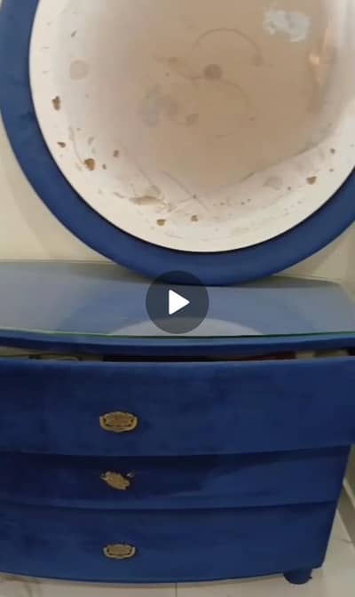 Bed and dressing table for sale best condtion