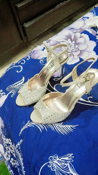 silver colour 6 number