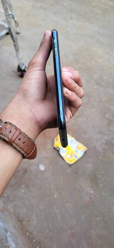 iPhone 11 pro max pta approved