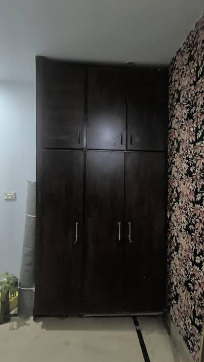 wall Built in full height wardrobe