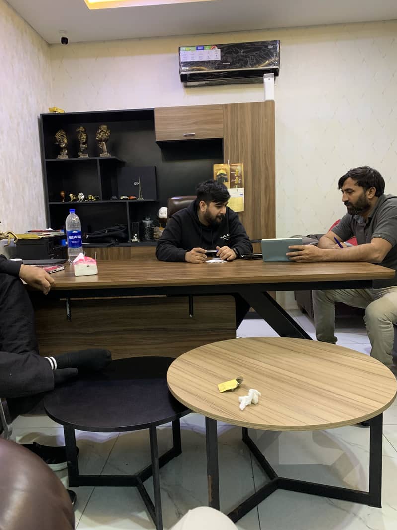 Coffee table/ centre table 18