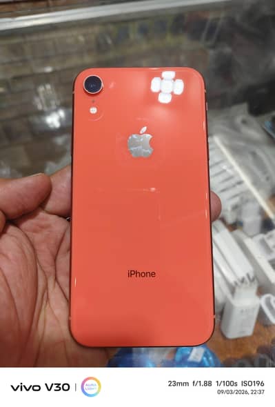 iphone XR  freesh ps  . 128 GB JV