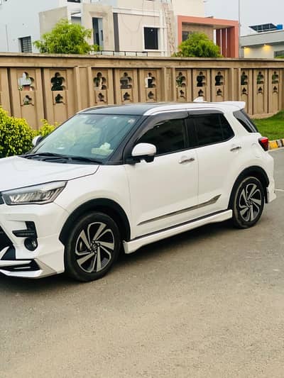 New car Toyota Raiz’e