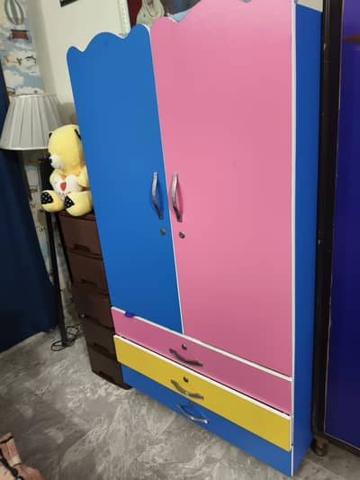 2 door wardrobe with 3 drawers