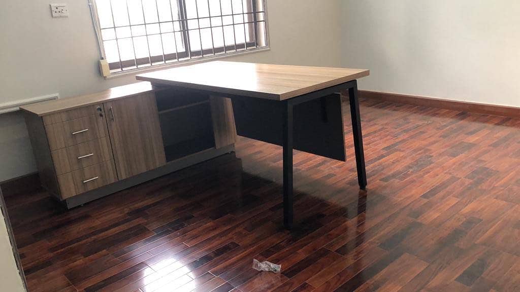 Executive table / office table 14