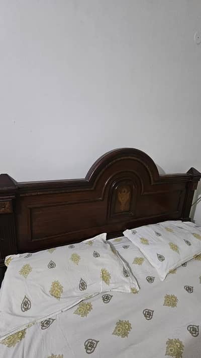 Solid Wooden Bed Set with Dressing Table – Excellent Condition