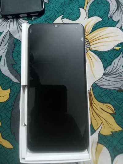 itel A50 4 +64,gb box bhi hae vorinty mae hae 4mont baki hae