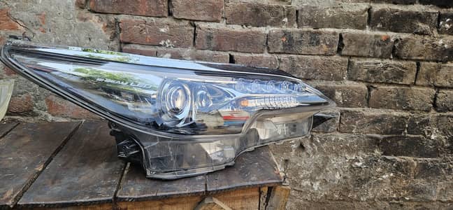 Fortuner Headlight geniune 20/21 model